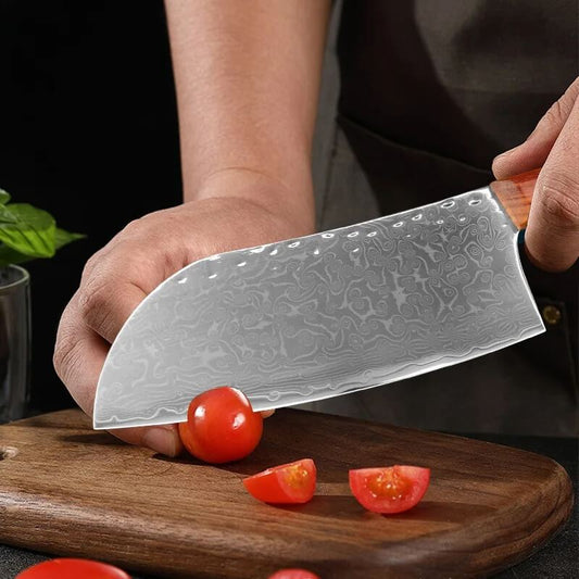 Damaszener Messer Nikiri mit handgefertigter Klinge für präzise Schnittführung. Damaszener Messer Nikiri: Scharf und präzise für perfekte Schnitte. Ideal für präzises Schneiden.