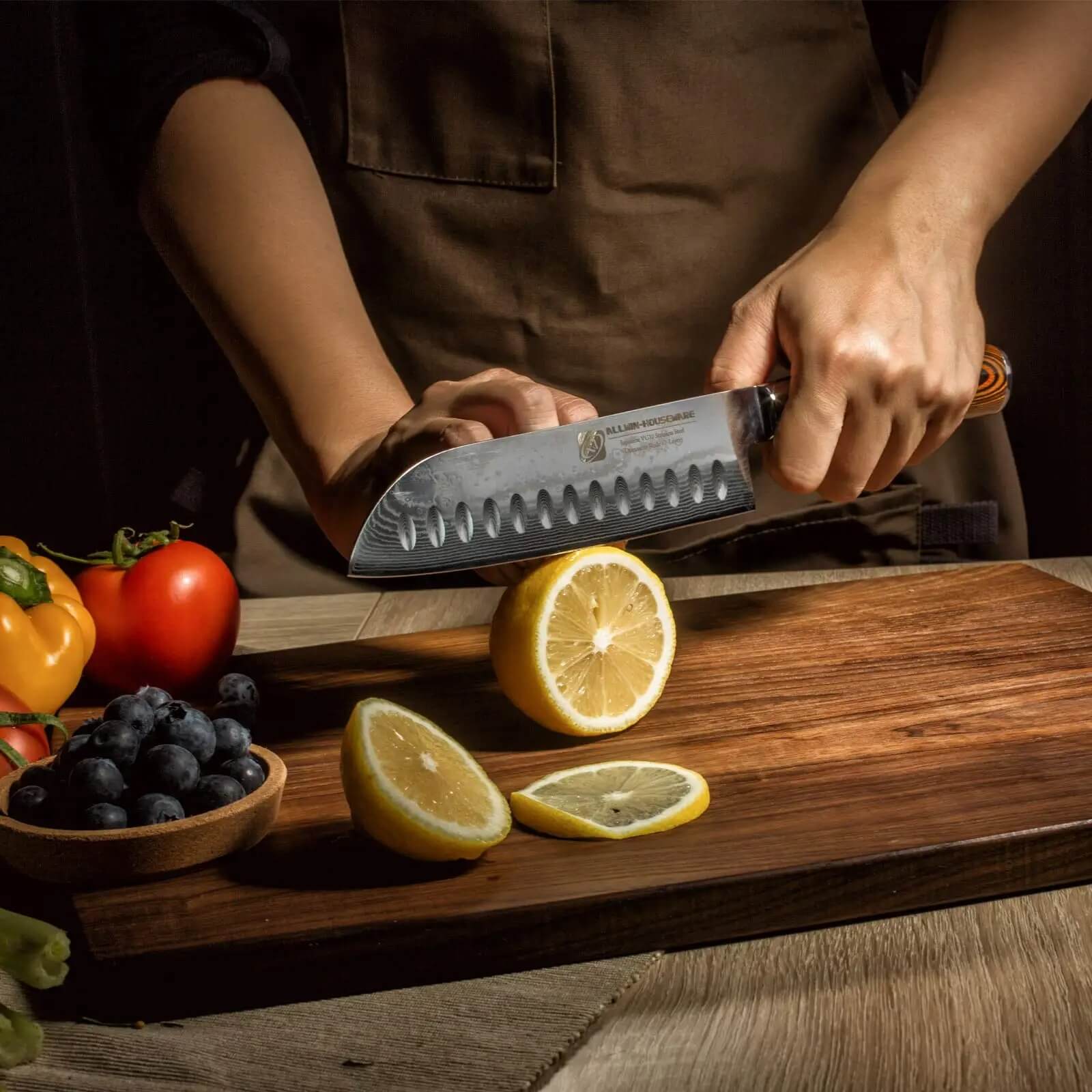 Edler Pakkaholz-Griff des Santoku Messers mit Stahlkopf, ideal für komfortables Schneiden, Eleganter Griff: Der Pakkaholz-Griff des Santoku Messers bietet Komfort und Kontrolle in deiner Küche.